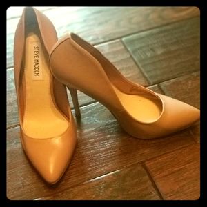 Steven Madden size 7 tan stiletto heels